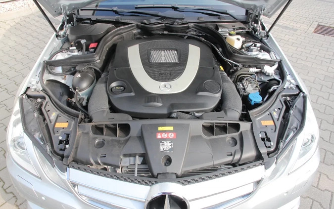 Mercedes-Benz Klasa E cena 151500 przebieg: 20720, rok produkcji 2010 z Mogielnica małe 466